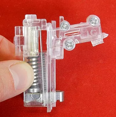 LEE AP1987B LARGE ADAPTER